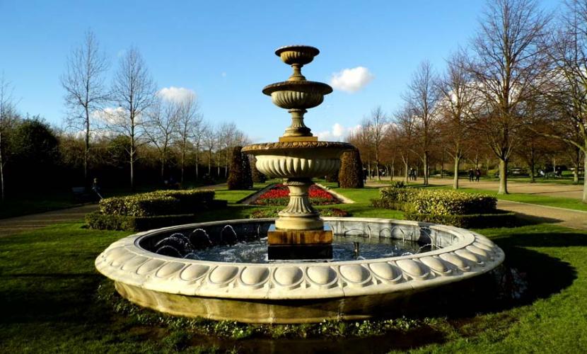 Fountains in Regent's Park gardens